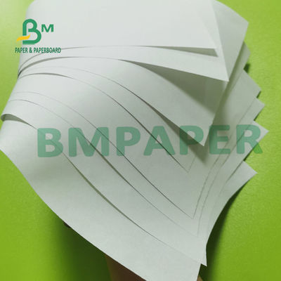 Trọng lượng nhẹ Giấy cuộn trái phiếu trắng 50gsm 53gsm Chất liệu bột giấy nguyên chất