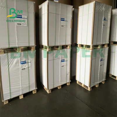 Tờ giấy thấm 700mm X 1000mm Bề mặt phẳng siêu hấp thụ chất lỏng