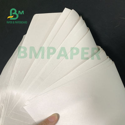 Cuộn giấy in báo 42 Gsm - 52 Gsm với khả năng thấm hút mực tốt Đường kính 15cm