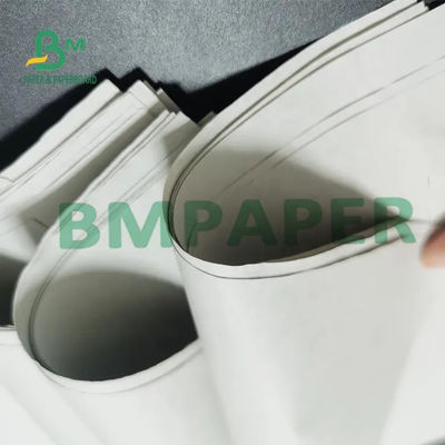 Cuộn giấy in báo Jumbo 52g với khả năng hấp thụ mực tốt Độ trắng thấp