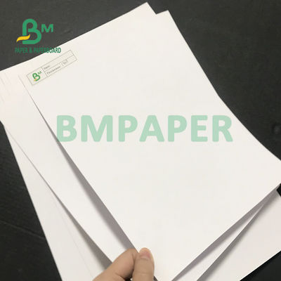 300gsm Kết quả in tốt Giấy offset trái phiếu Độ mờ tốt 61cm X 86cm