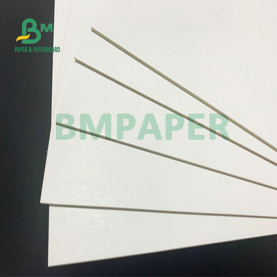 Bảng màu trắng Anccardboard Bảng FBB mặt trắng 1000gsm 1200gsm 107cm X 77cm 100 * 70cm