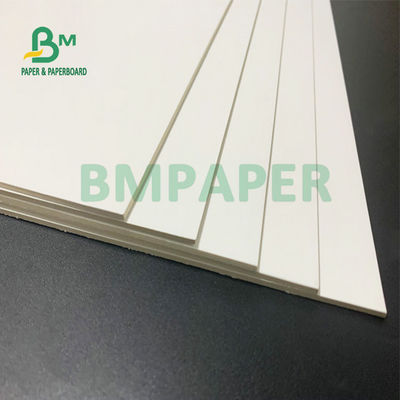 Bảng màu trắng Anccardboard Bảng FBB mặt trắng 1000gsm 1200gsm 107cm X 77cm 100 * 70cm
