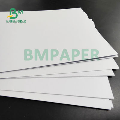 350gm 400gm Bảng giấy không sơn để treo 720 X 1020mm Màu trắng cao