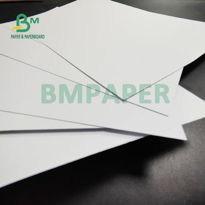 350gm 400gm Bảng giấy không sơn để treo 720 X 1020mm Màu trắng cao