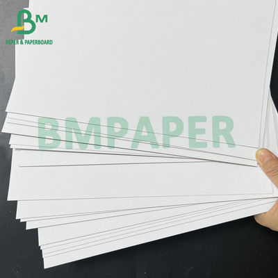 400gm độ cứng cao phủ mặt trước màu trắng và một bảng ngược màu xám không phủ