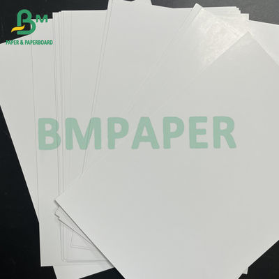 Bảng giấy nghệ thuật C2S bóng mượt có mặt hai mặt màu trắng có thể tái chế 300gm