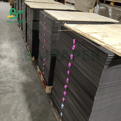 300gm 350gm Bảng giấy màu đen đồng bộ để treo thẻ 70 x 100cm Độ cứng cao