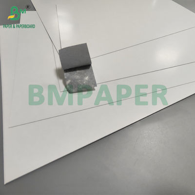 310gsm Bảng lõi màu đen được phủ cho thẻ chơi 70 x 100cm Độ cứng tốt