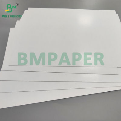 310gsm Bảng lõi màu đen được phủ cho thẻ chơi 70 x 100cm Độ cứng tốt