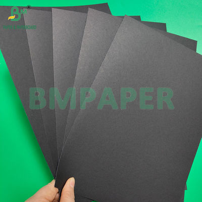 400gm Bảng lót bìa bìa đen để làm hộp quà tặng 70 * 100CM