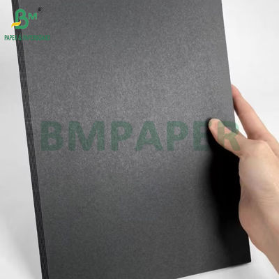400GSM Bảng giấy đen cho album ảnh 700 X 1000mm Độ cứng tốt Bột nguyên chất