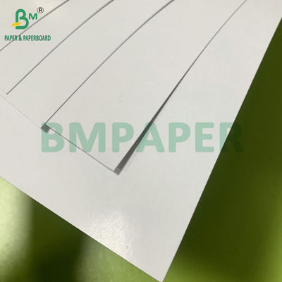 Mượt mọn Đánh sáng 310gm 320g Tấm giấy chơi poker lõi đen