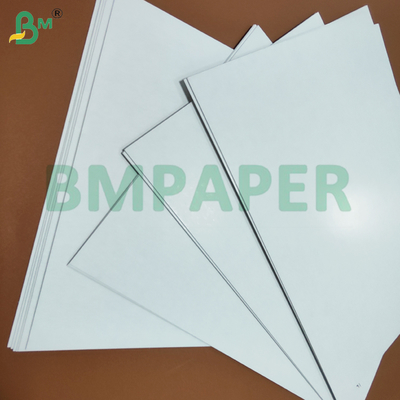 310gsm 320gsm Bảng giấy lõi đen C2S sáng cho thẻ chơi A3 A4 Mở cao